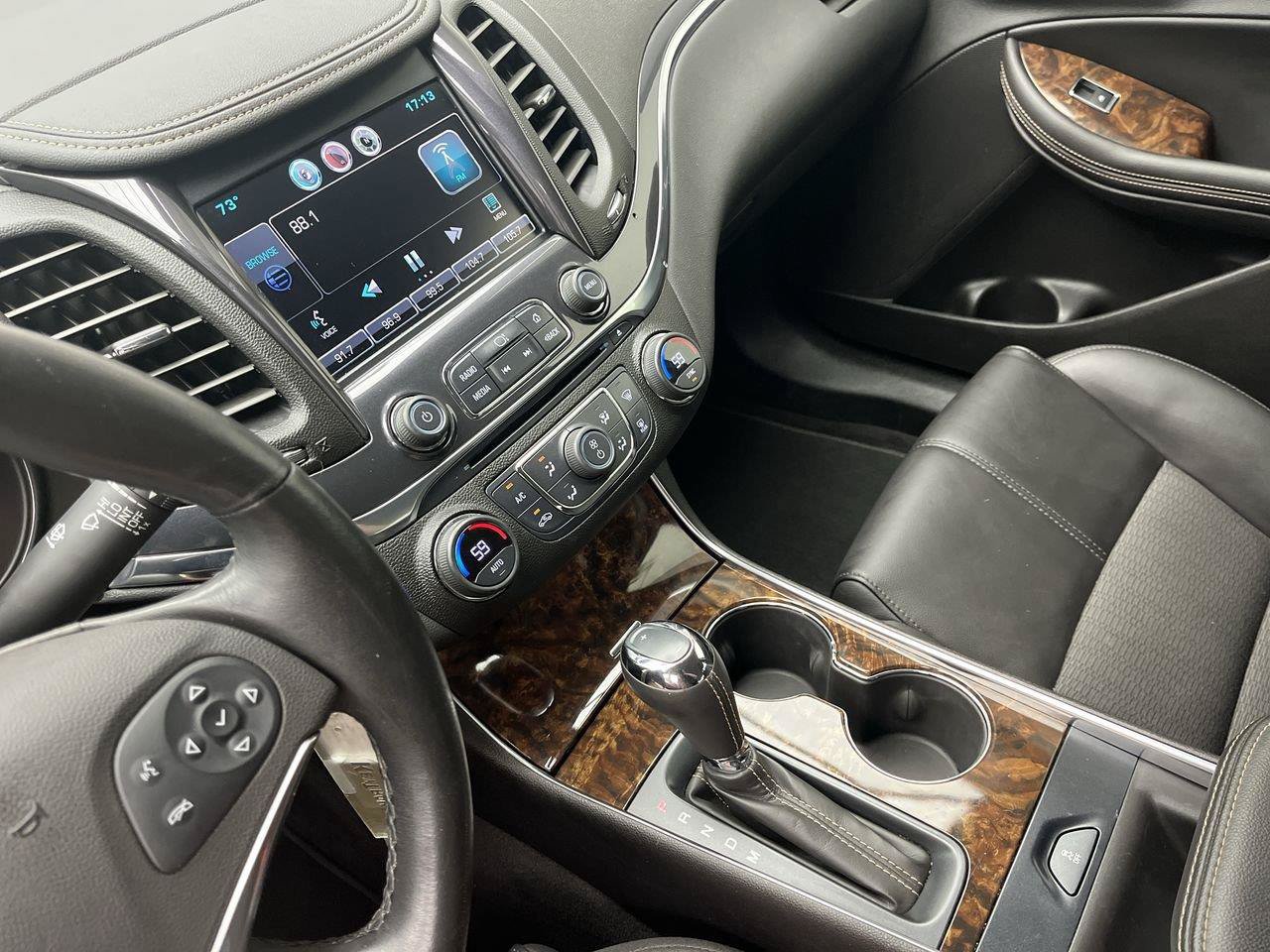 Used 2015 Chevrolet Impala LT w/ Convenience Package FWD image 17