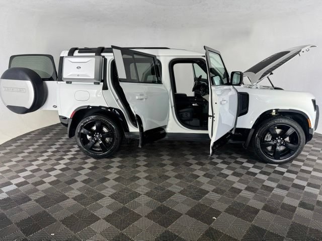Used 2022 Land Rover Defender 110 X-Dynamic HSE AWD/4WD image 13