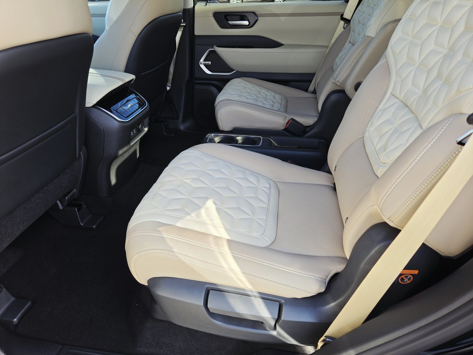 New 2027 Nissan Armada Platinum AWD/4WD image 11