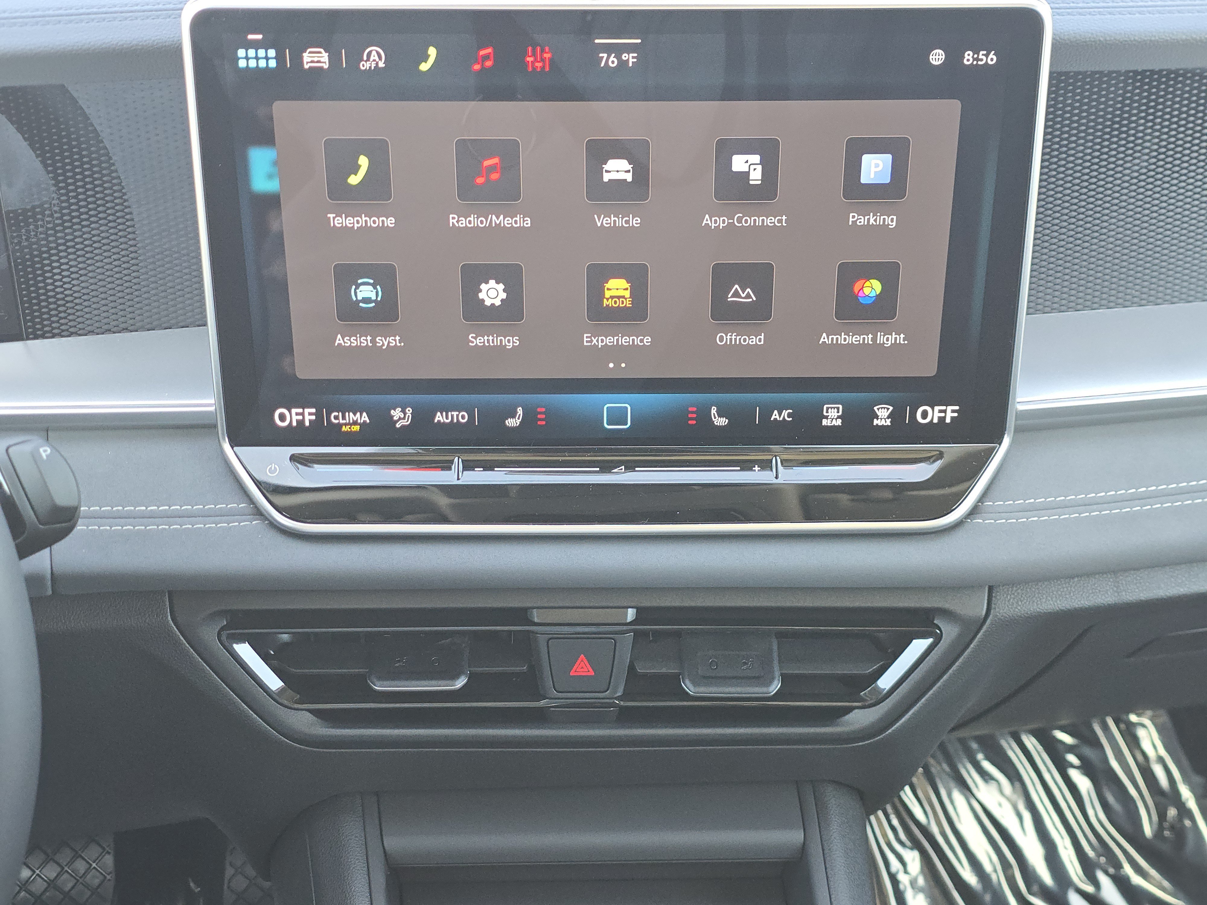 New 2026 Volkswagen Tiguan SE AWD/4WD image 24