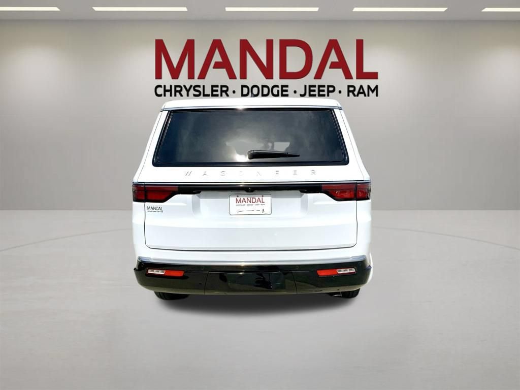 Used 2025 Jeep Wagoneer L Series II AWD/4WD image 7