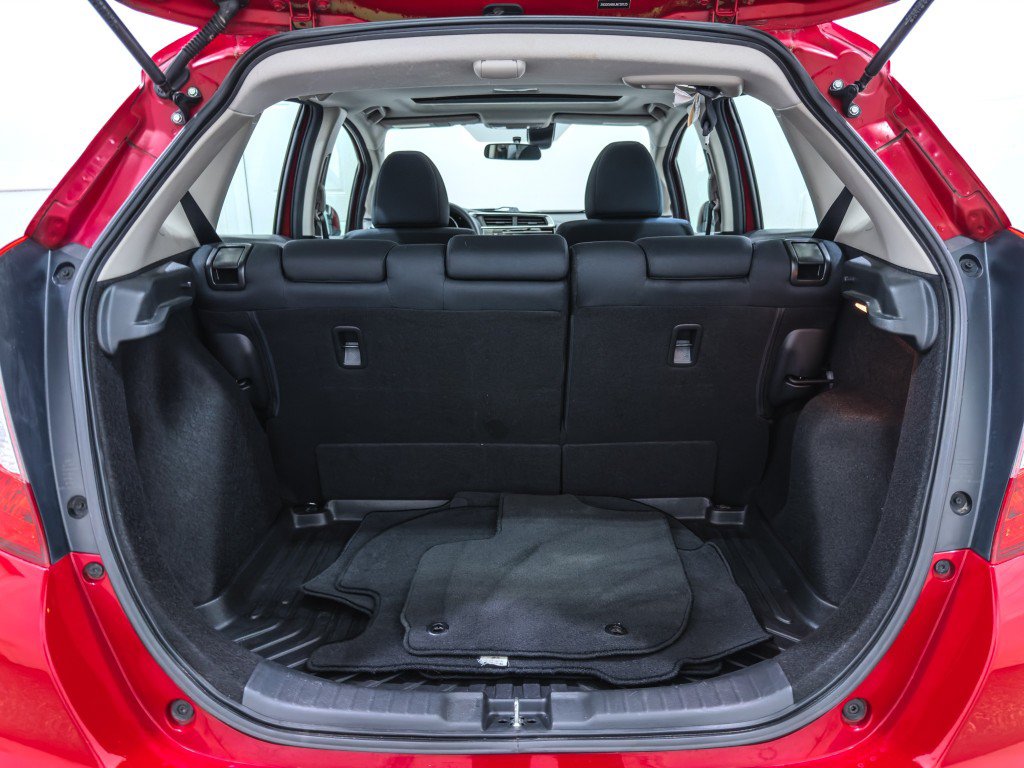 Used 2018 Honda Fit EX image 9