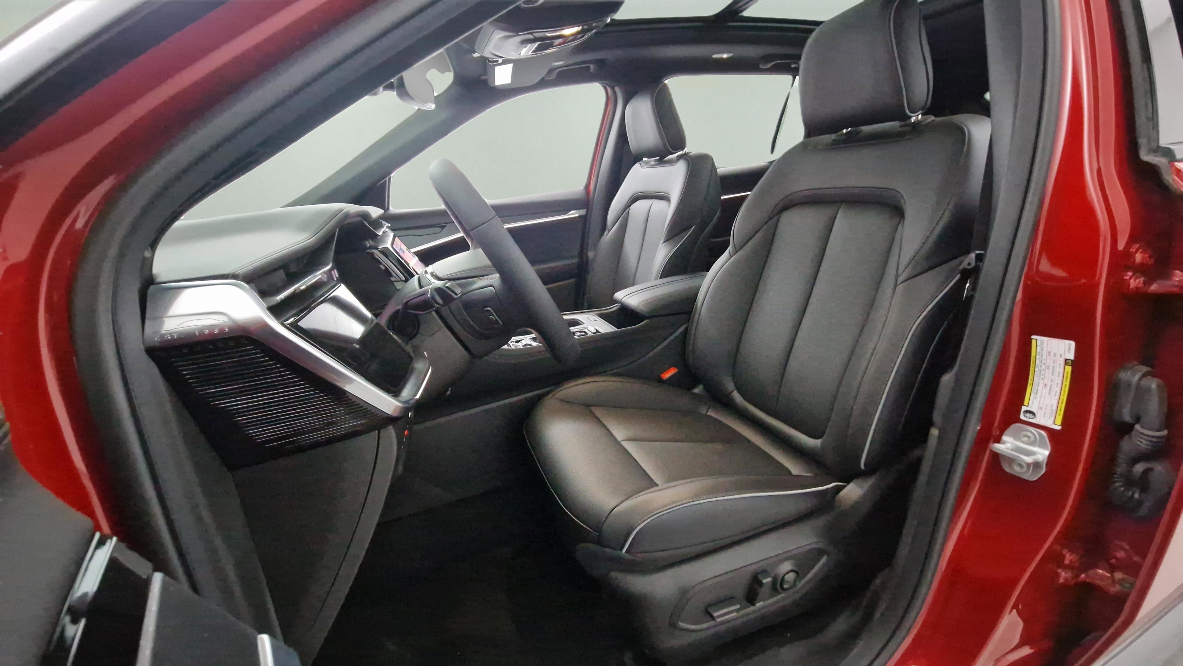 New 2025 Jeep Wagoneer Limited image 11