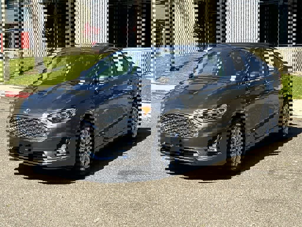 Used 2020 Ford Fusion Energi Titanium image 16