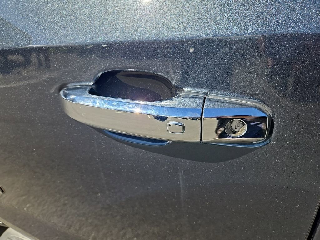 Used 2021 GMC Sierra 1500 Denali w/ Driver Alert Package II image 9