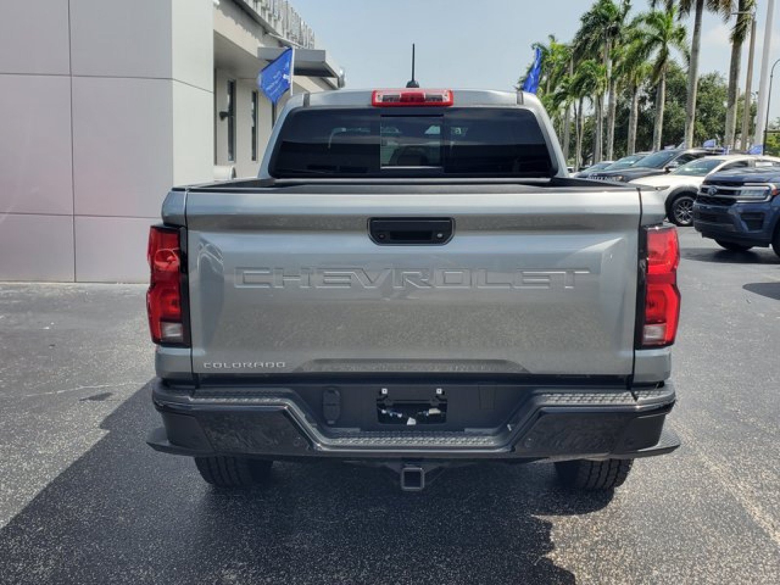 Used 2025 Chevrolet Colorado Z71 w/ Technology Package AWD/4WD image 6