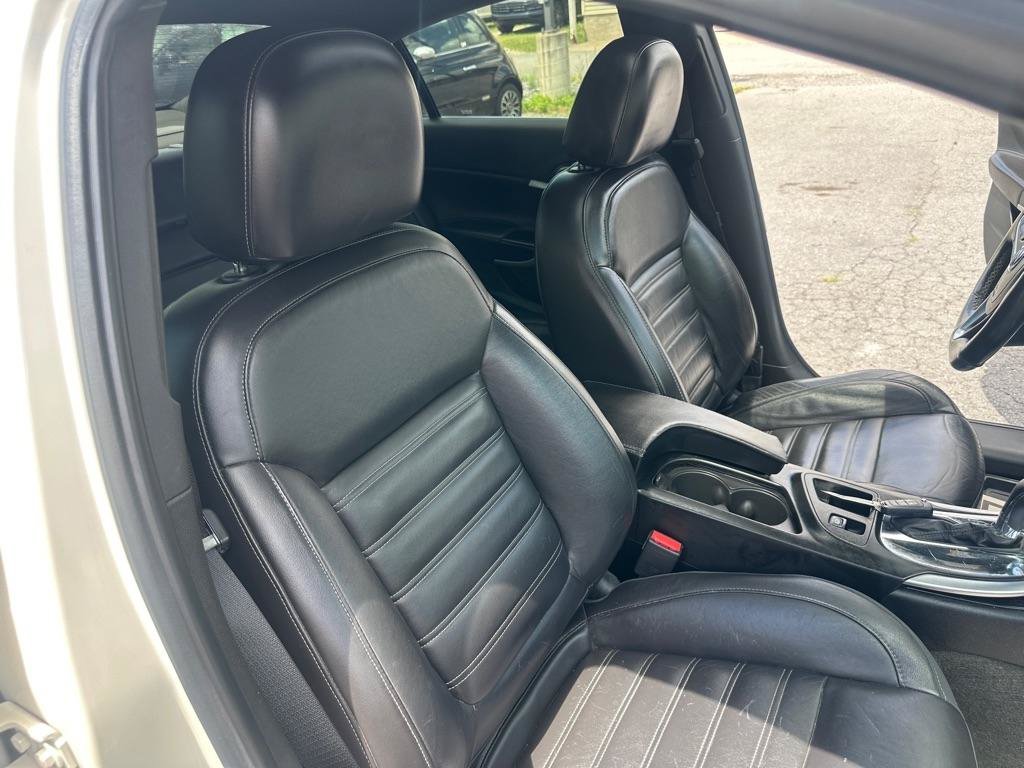 Used 2014 Buick Regal GS w/ Driver Confidence Package #1 AWD/4WD image 32