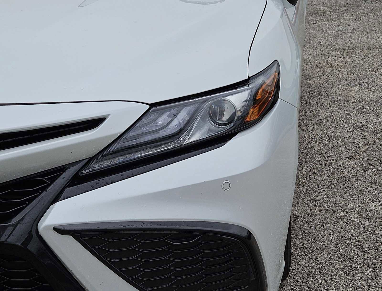 Used 2022 Toyota Camry XSE FWD image 11