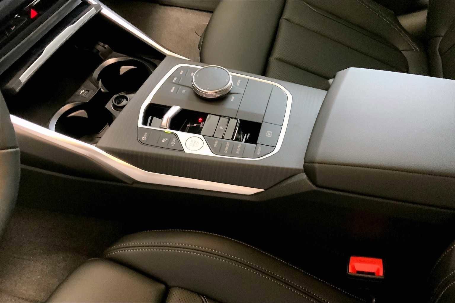 New 2025 BMW 330i xDrive Sedan w/ Premium Package AWD/4WD image 7