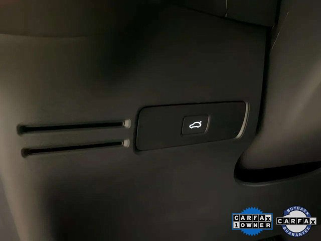 Used 2025 Volvo XC40 B5 Plus image 36