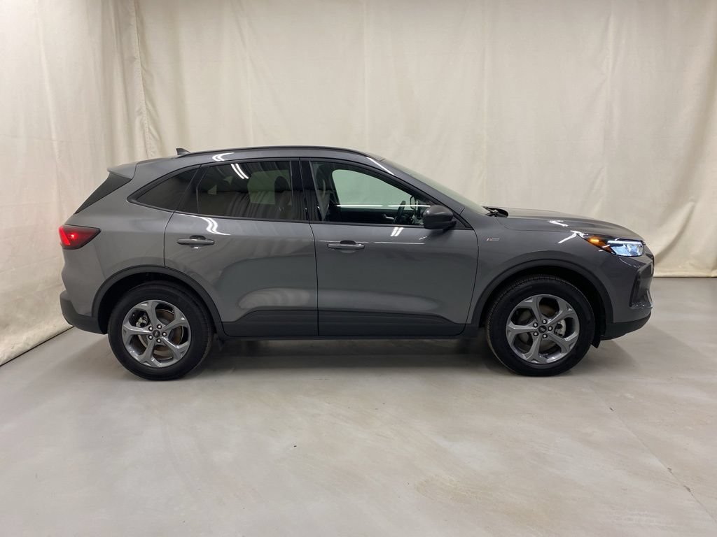 Used 2025 Ford Escape ST-Line AWD/4WD image 9