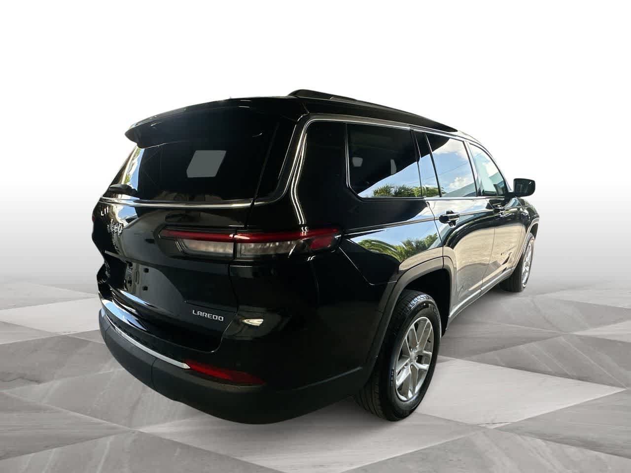 Used 2023 Jeep Grand Cherokee L Laredo AWD/4WD image 8