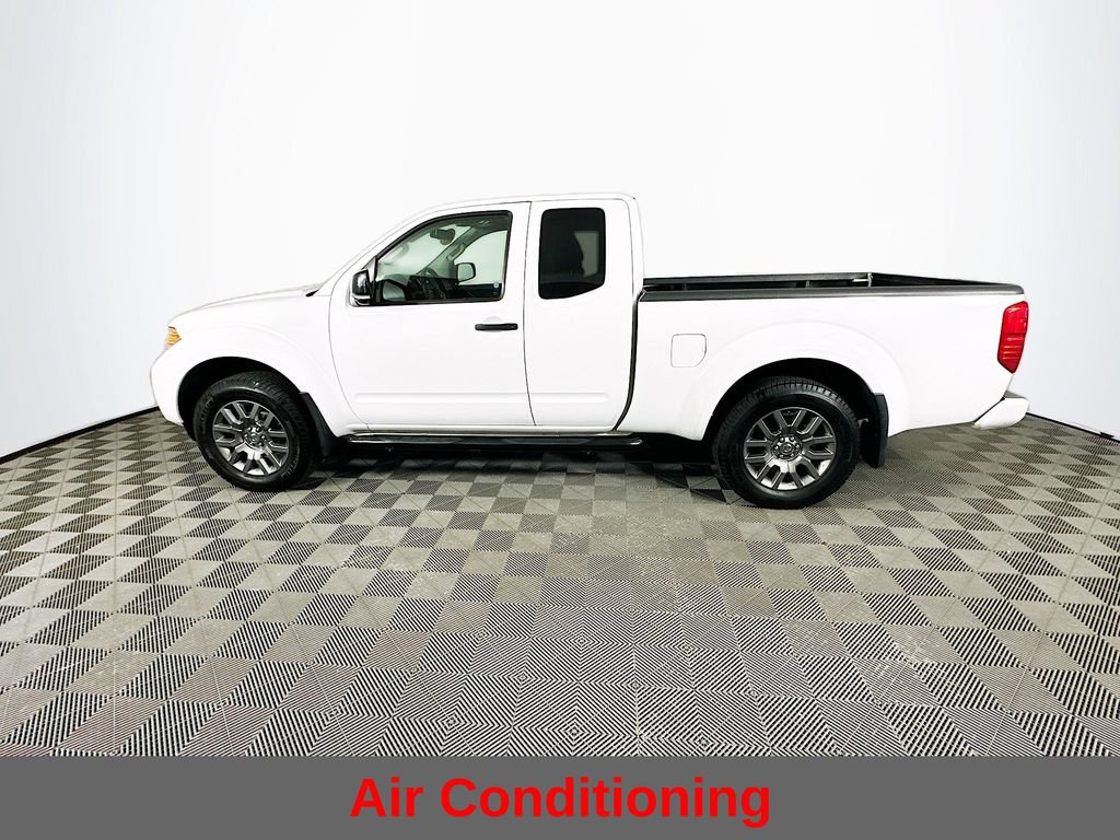 Used 2012 Nissan Frontier SV w/ Sport Appearance Pkg AWD/4WD image 7