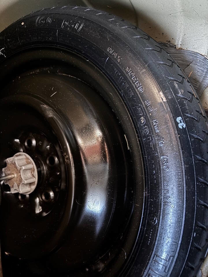 Used 2011 Toyota Camry LE image 24