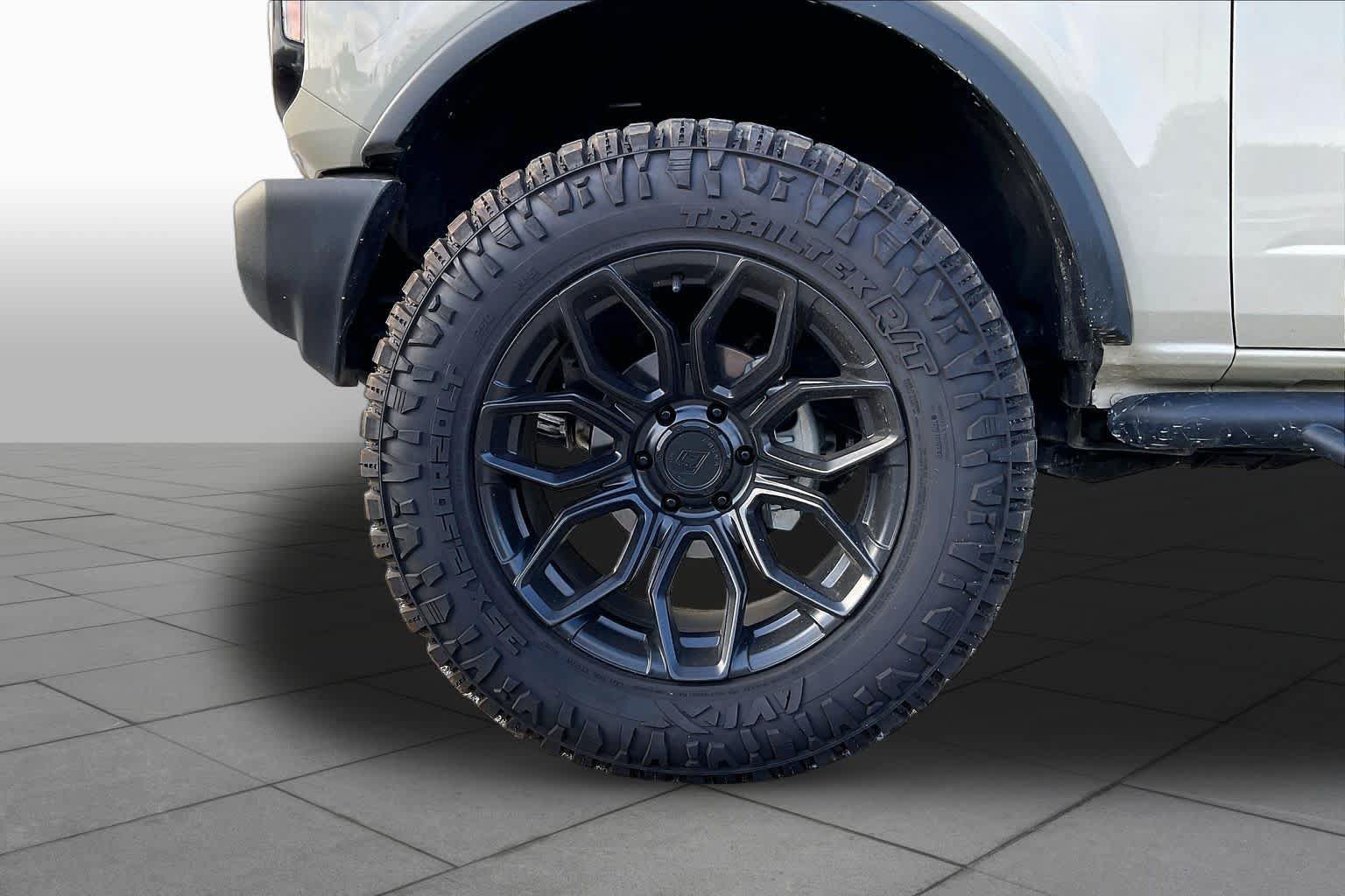 Certified 2025 Ford Bronco Outer Banks AWD/4WD image 11