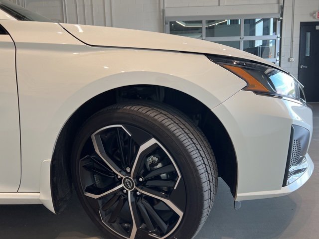 Used 2025 Nissan Altima 2.5 SR image 4