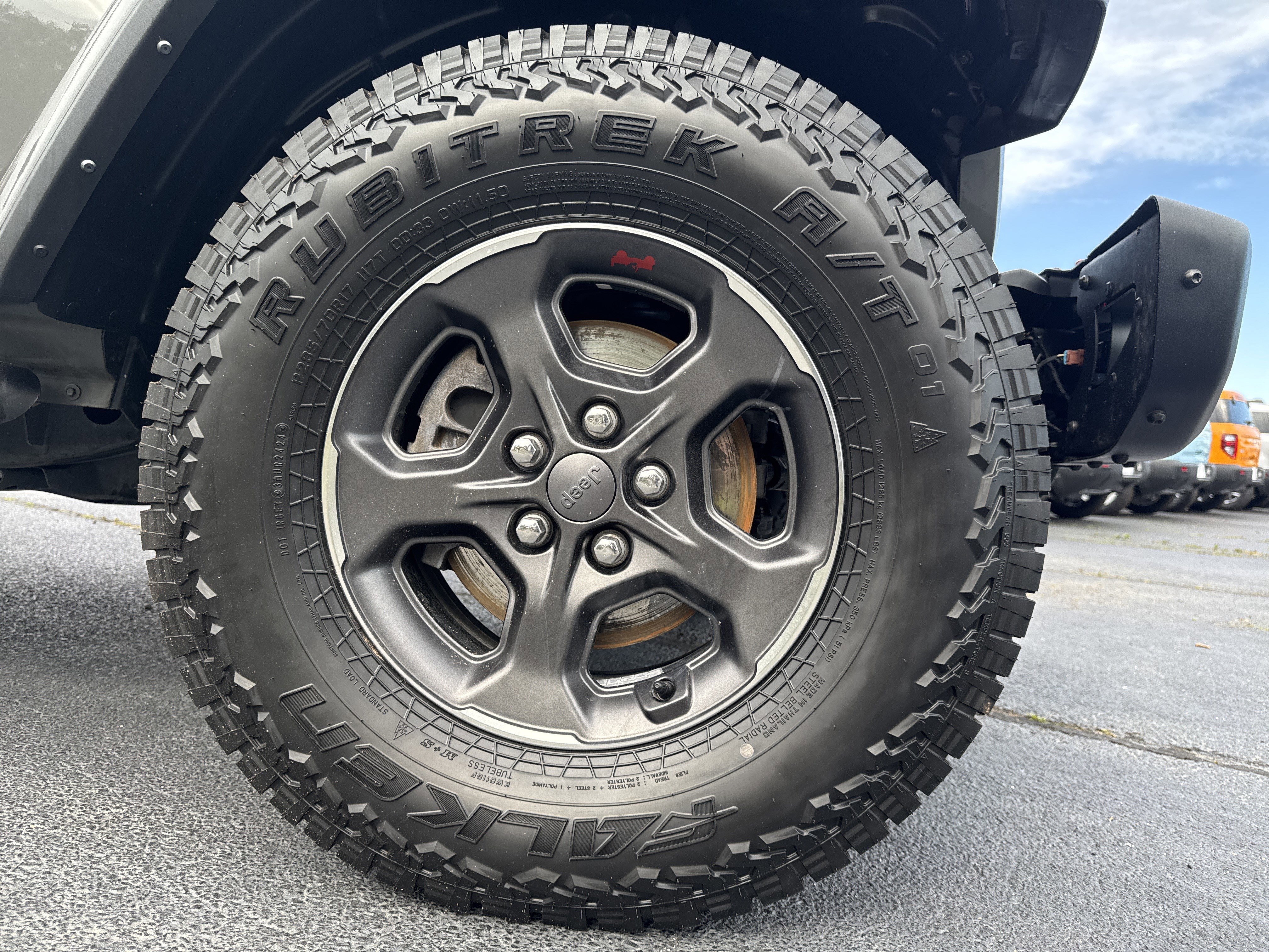 Used 2021 Jeep Gladiator Rubicon AWD/4WD image 14