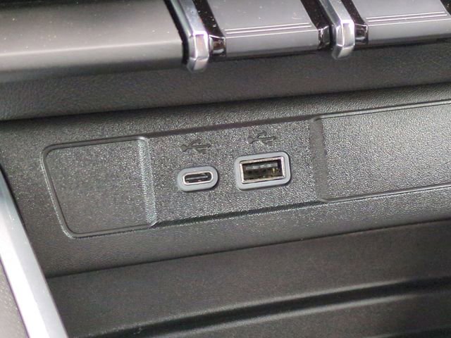 Used 2025 Chevrolet Colorado Trail Boss AWD/4WD image 23