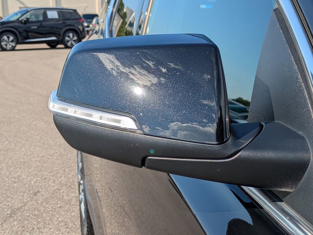 Used 2023 GMC Acadia SLT image 12