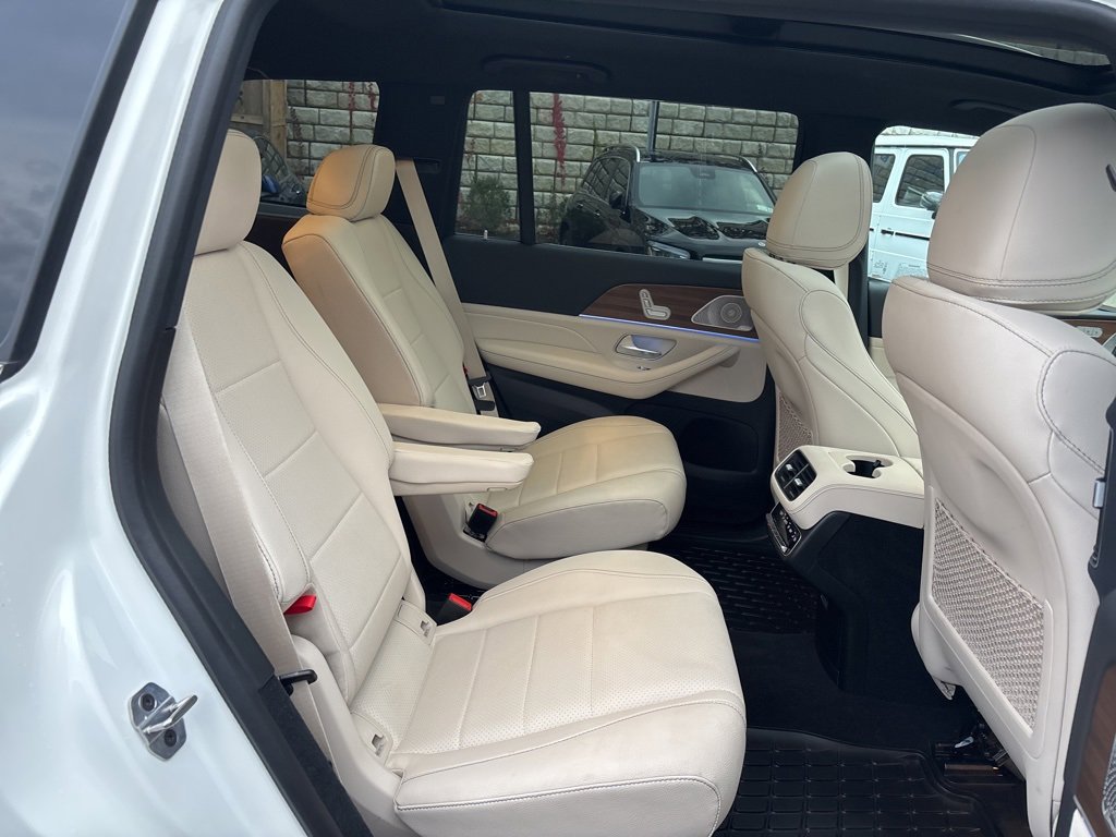 Used 2025 Mercedes-Benz GLS 450 4MATIC image 18