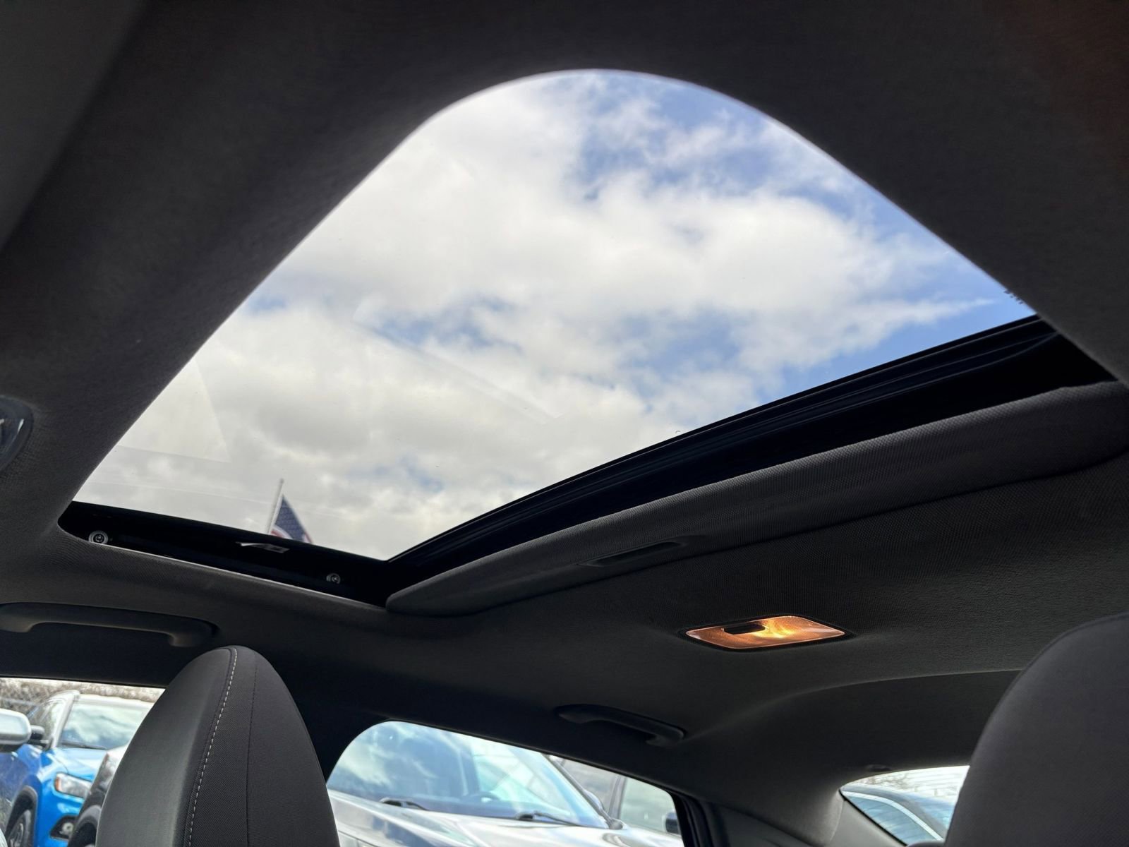 Used 2025 Hyundai Elantra SEL image 29