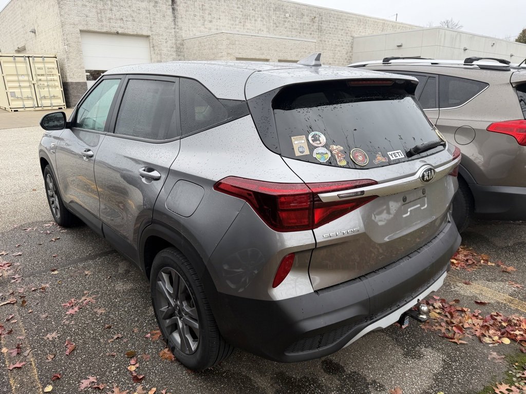 Used 2021 Kia Seltos LX image 2