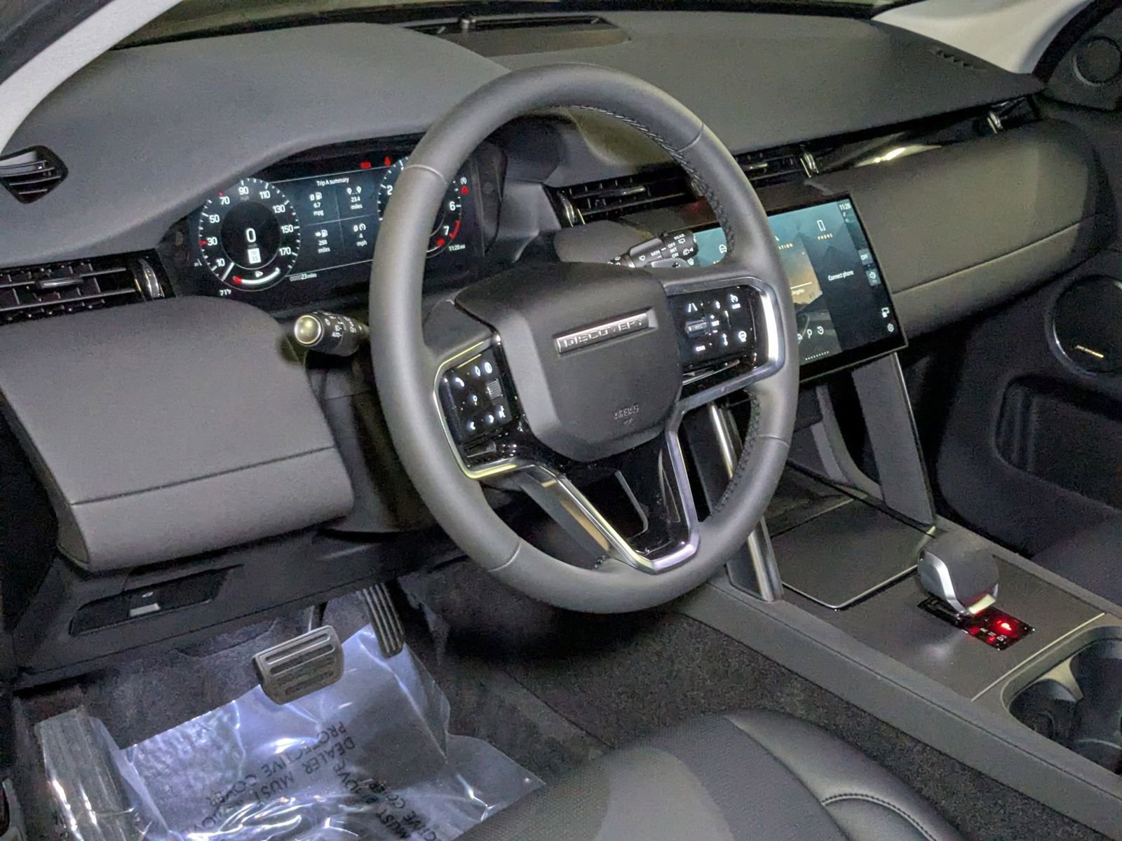 New 2025 Land Rover Discovery Sport S image 3