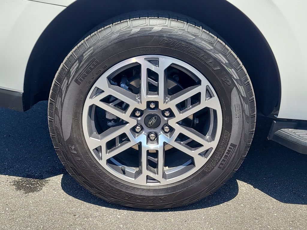 Used 2025 Ford Expedition Active AWD/4WD image 5