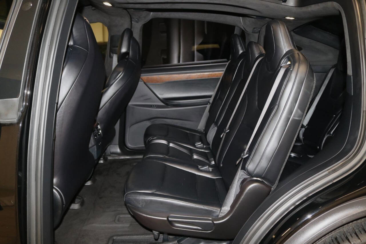 Used 2020 Tesla Model X image 16