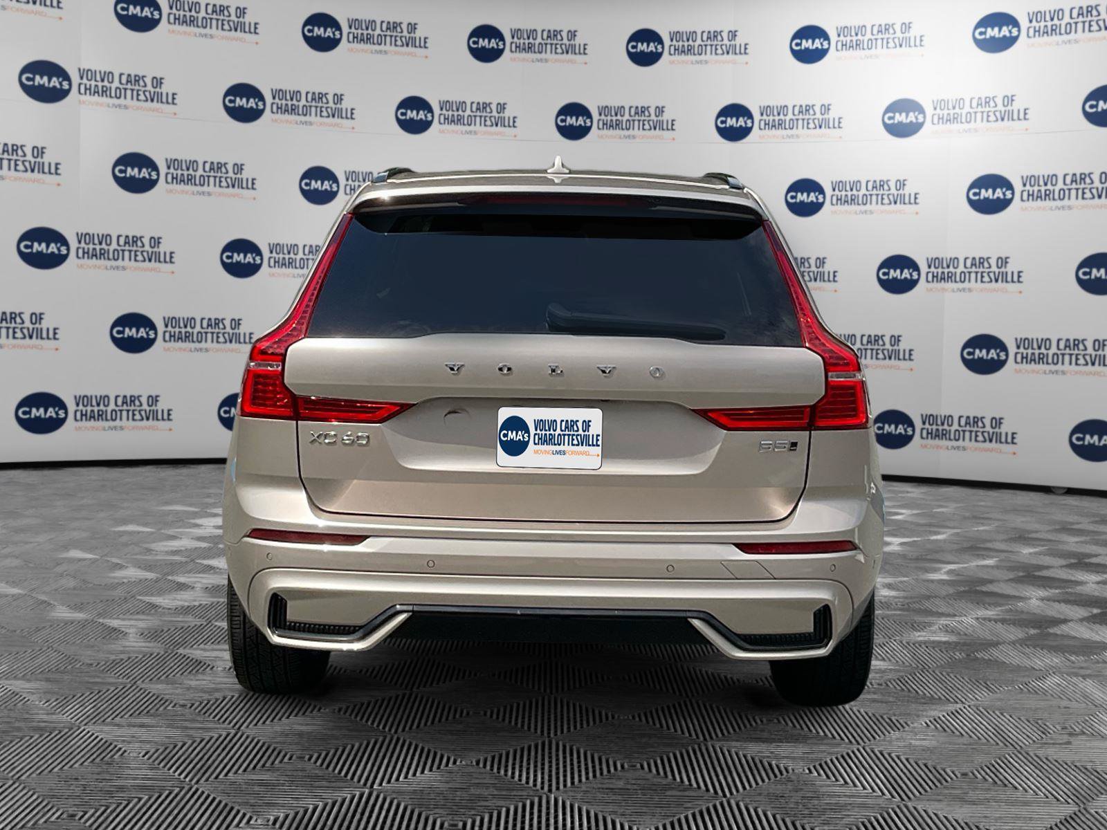 Certified 2024 Volvo XC60 B5 Plus w/ Climate Package AWD/4WD image 4