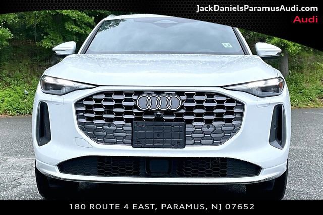Used 2025 Audi Q5 Premium w/ Convenience Package AWD/4WD image 3