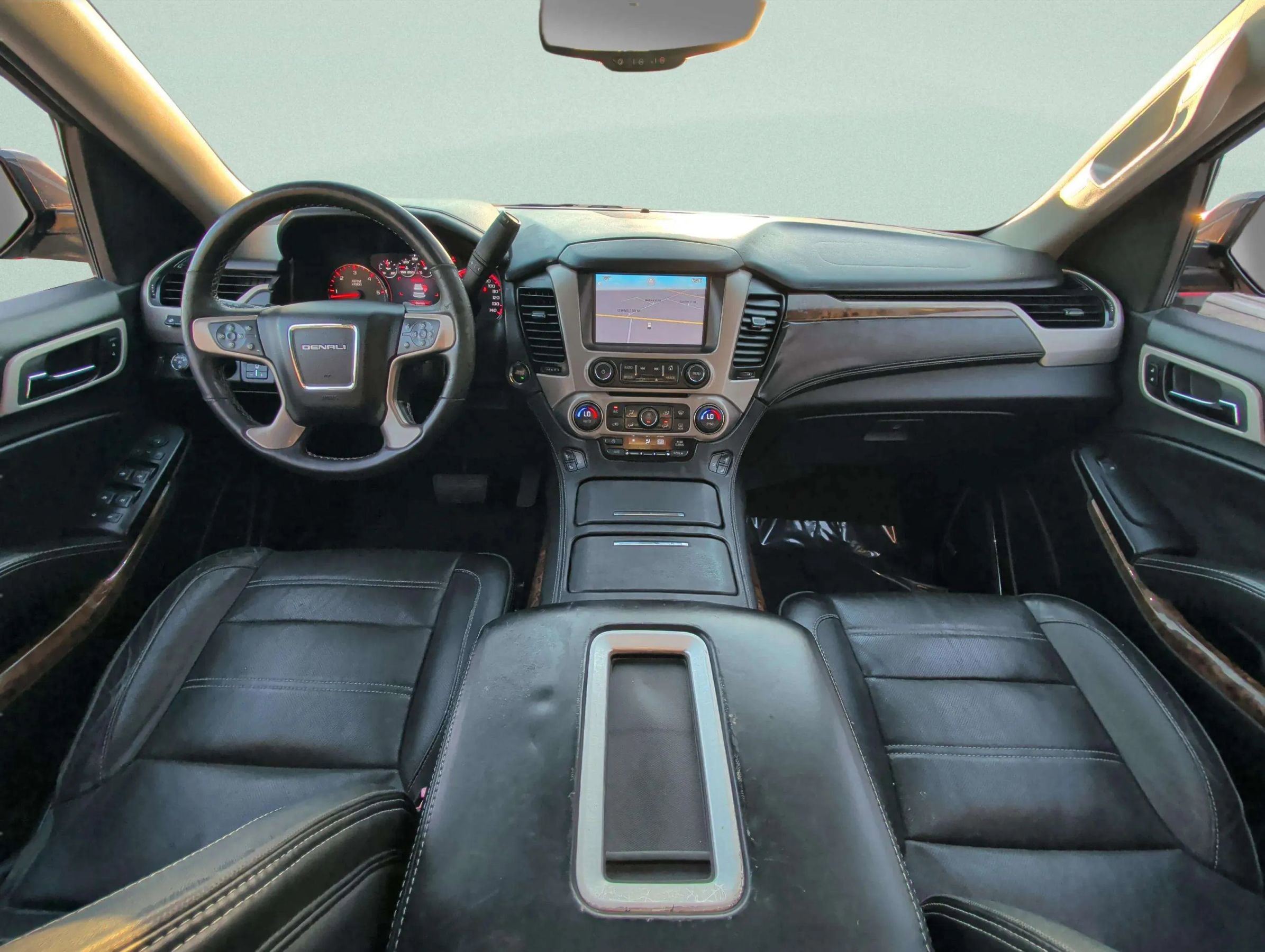 Used 2015 GMC Yukon Denali w/ Touring Package AWD/4WD image 20