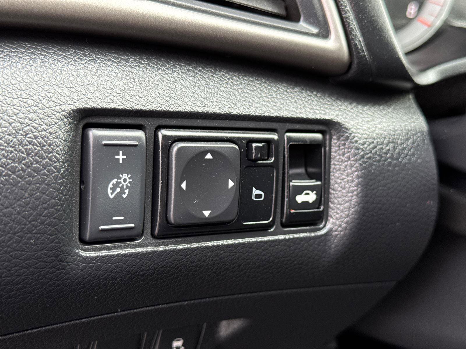 Used 2014 Nissan Sentra SV image 29