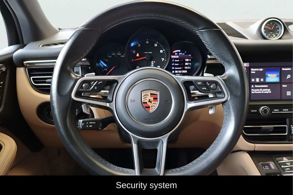 Used 2019 Porsche Macan AWD/4WD image 32