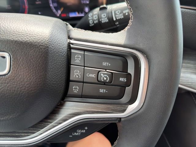 Used 2024 Jeep Wagoneer Series II w/ Flexible Seating Group AWD/4WD image 18