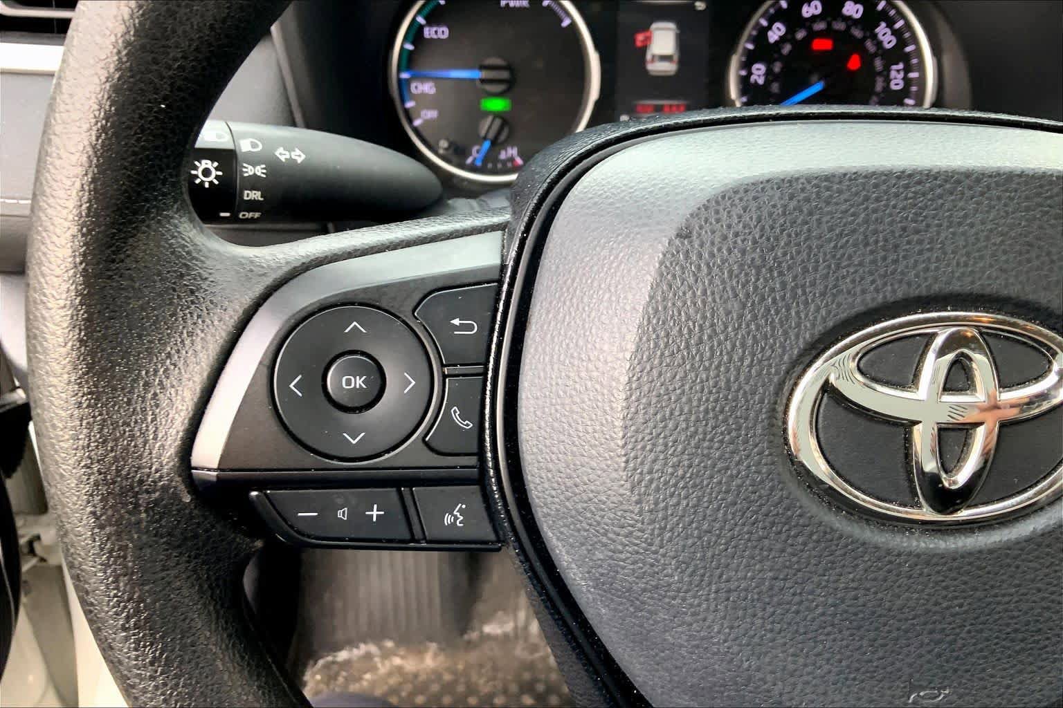 Used 2021 Toyota RAV4 LE image 24