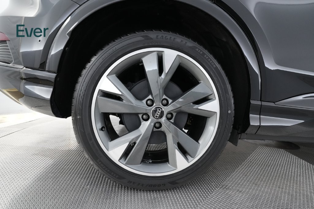 Used 2023 Audi Q4 e-tron Premium w/ Convenience Package AWD/4WD image 19