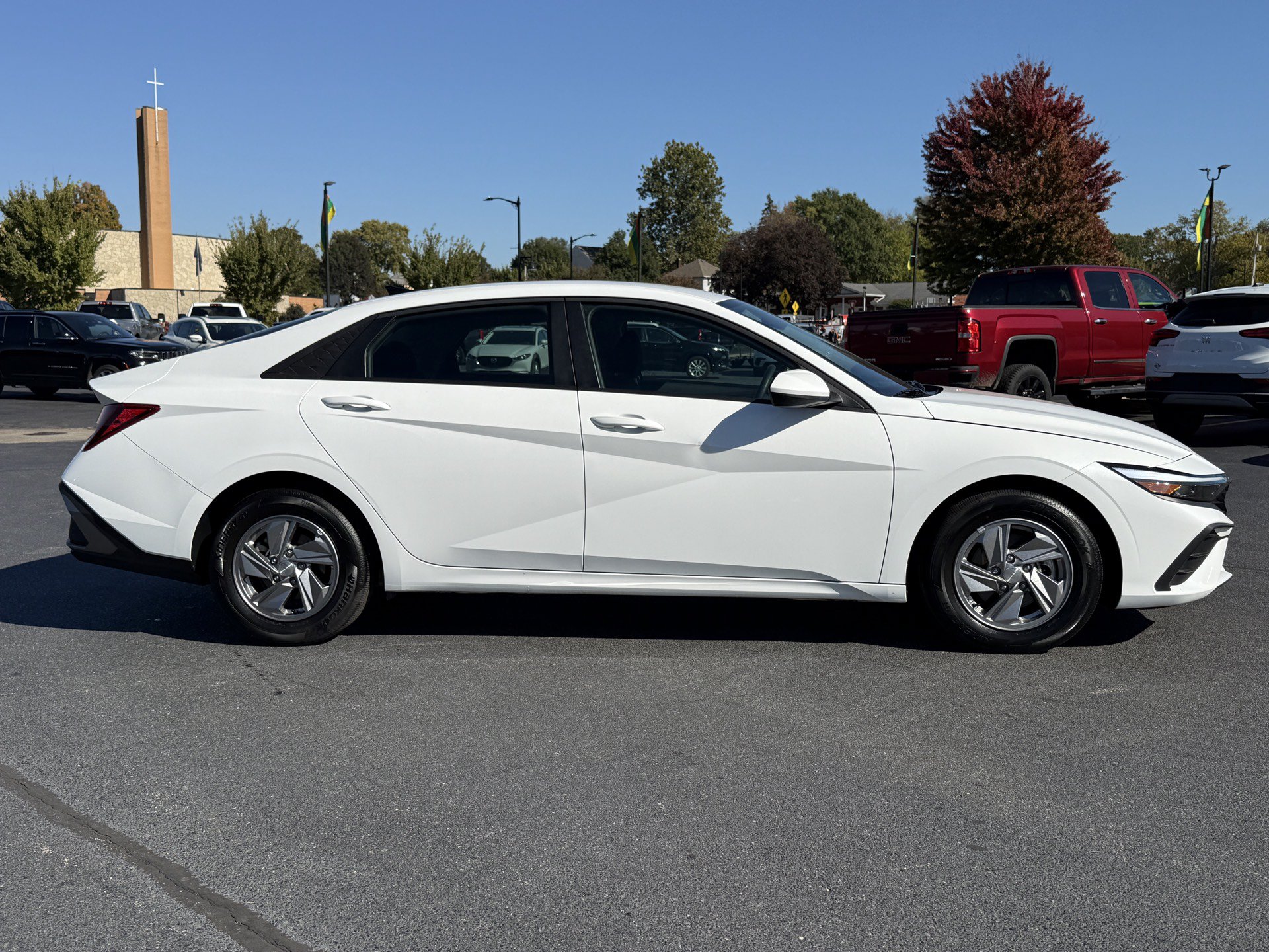 Used 2025 Hyundai Elantra SE FWD image 9