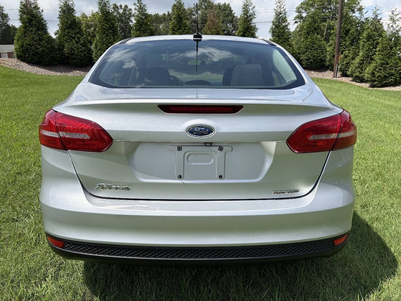 Used 2015 Ford Focus SE w/ Interior Protection Package FWD image 3