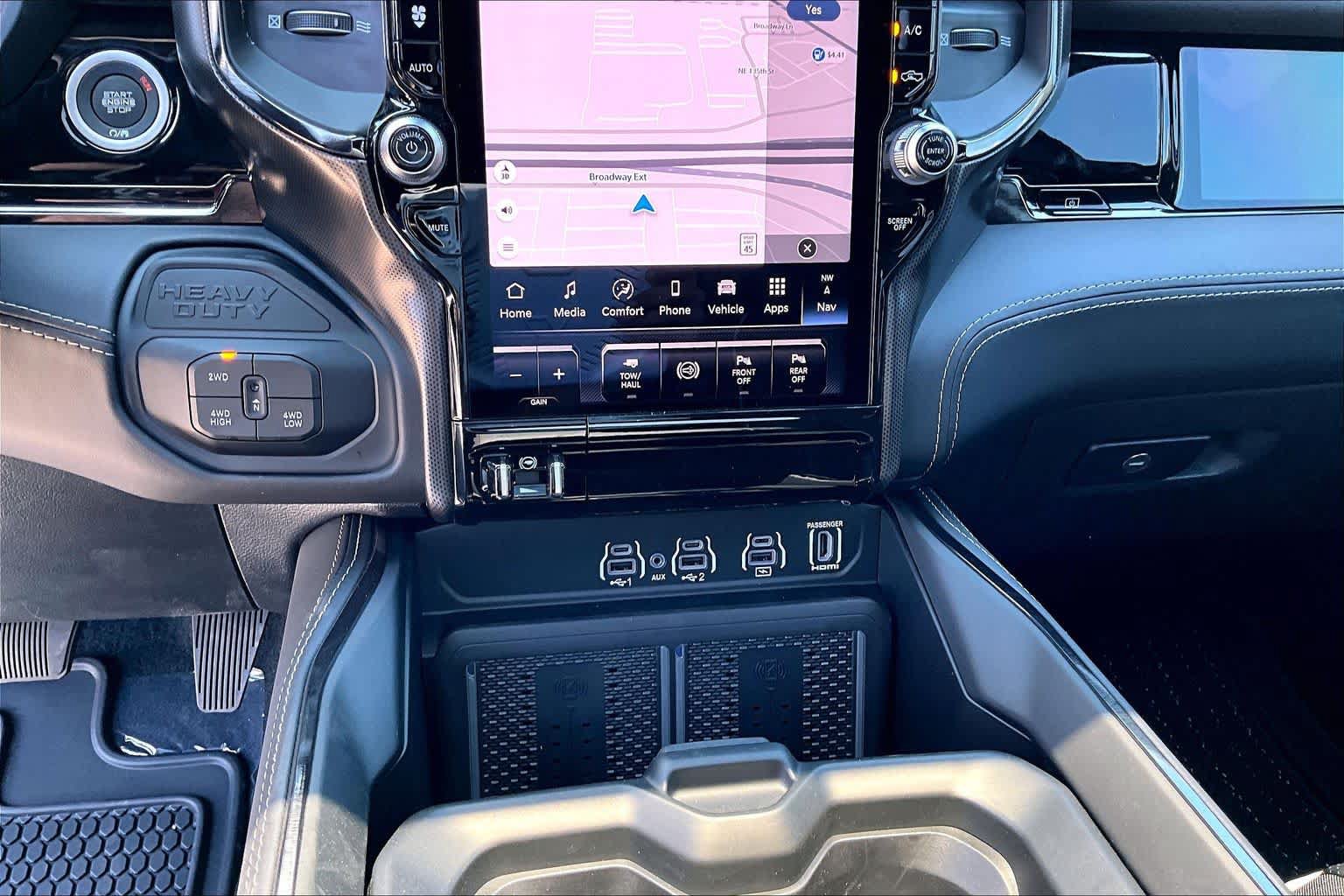 New 2026 RAM 3500 Limited AWD/4WD image 19