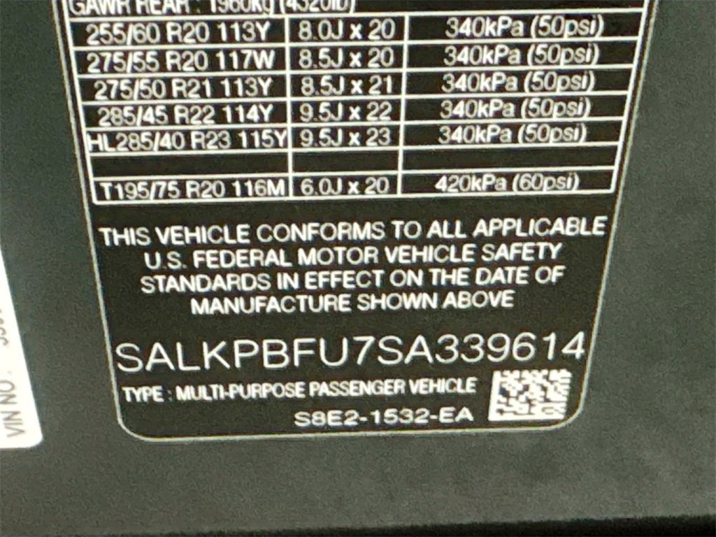 New 2025 Land Rover Range Rover Long Wheelbase SE image 32