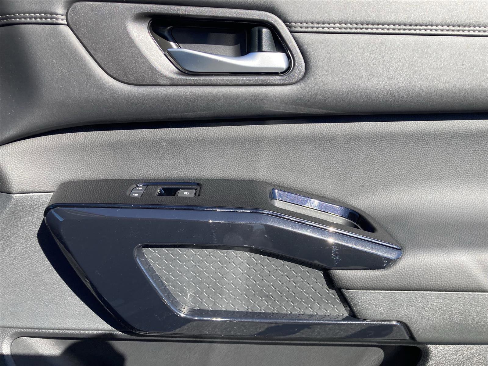 New 2026 Nissan Pathfinder Platinum image 32