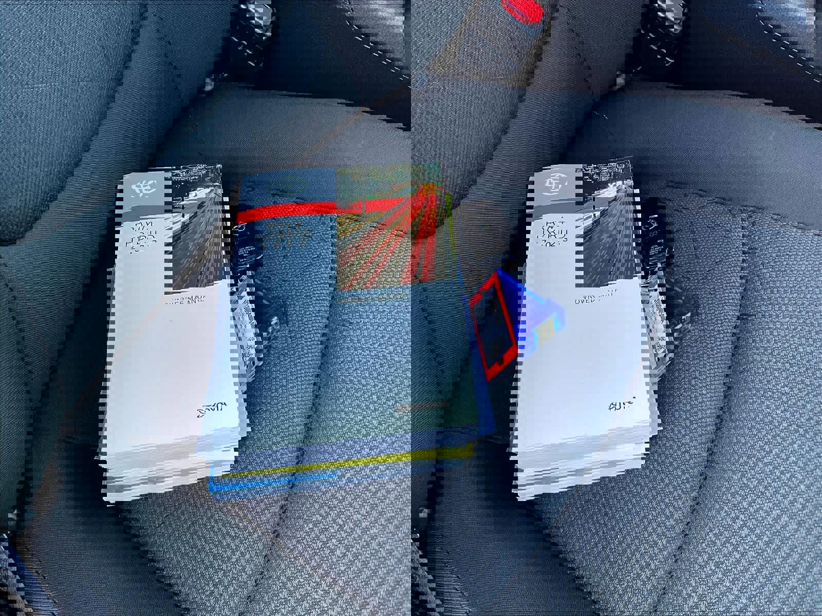 Used 2023 Toyota RAV4 XLE image 31