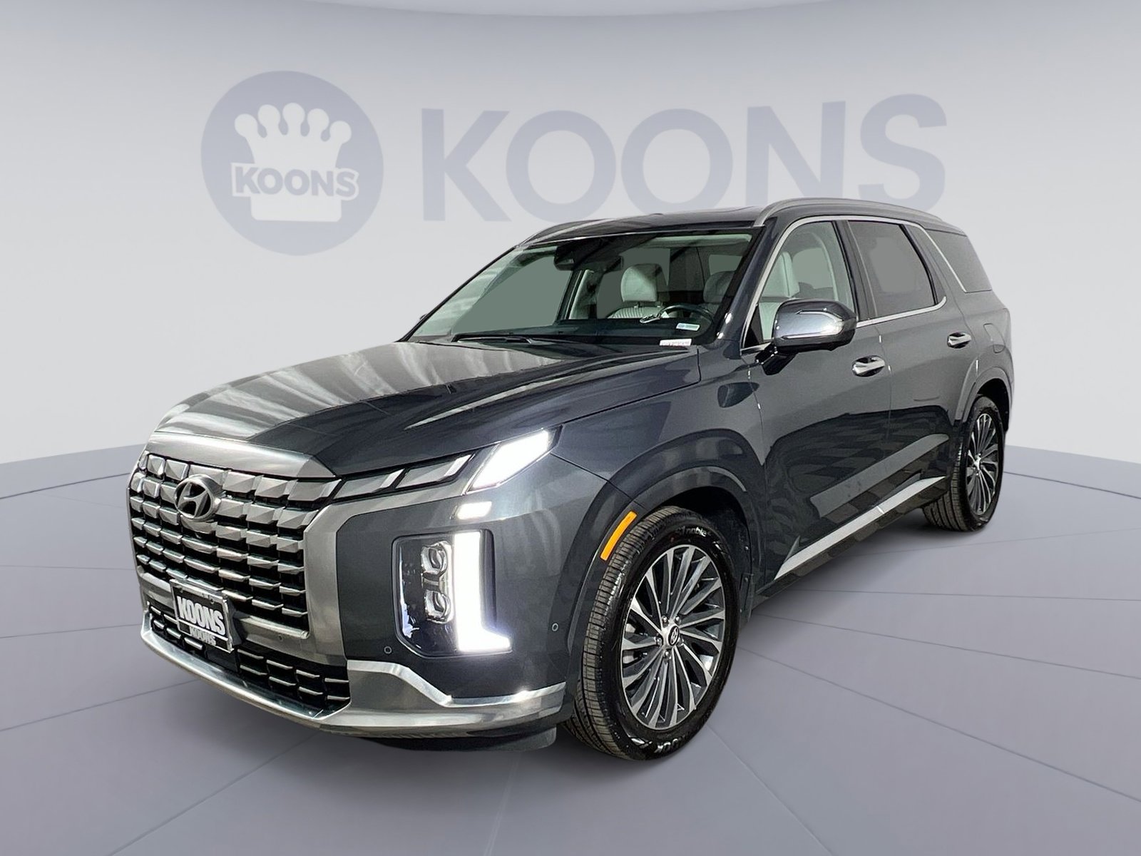 Used 2023 Hyundai Palisade Calligraphy image 1