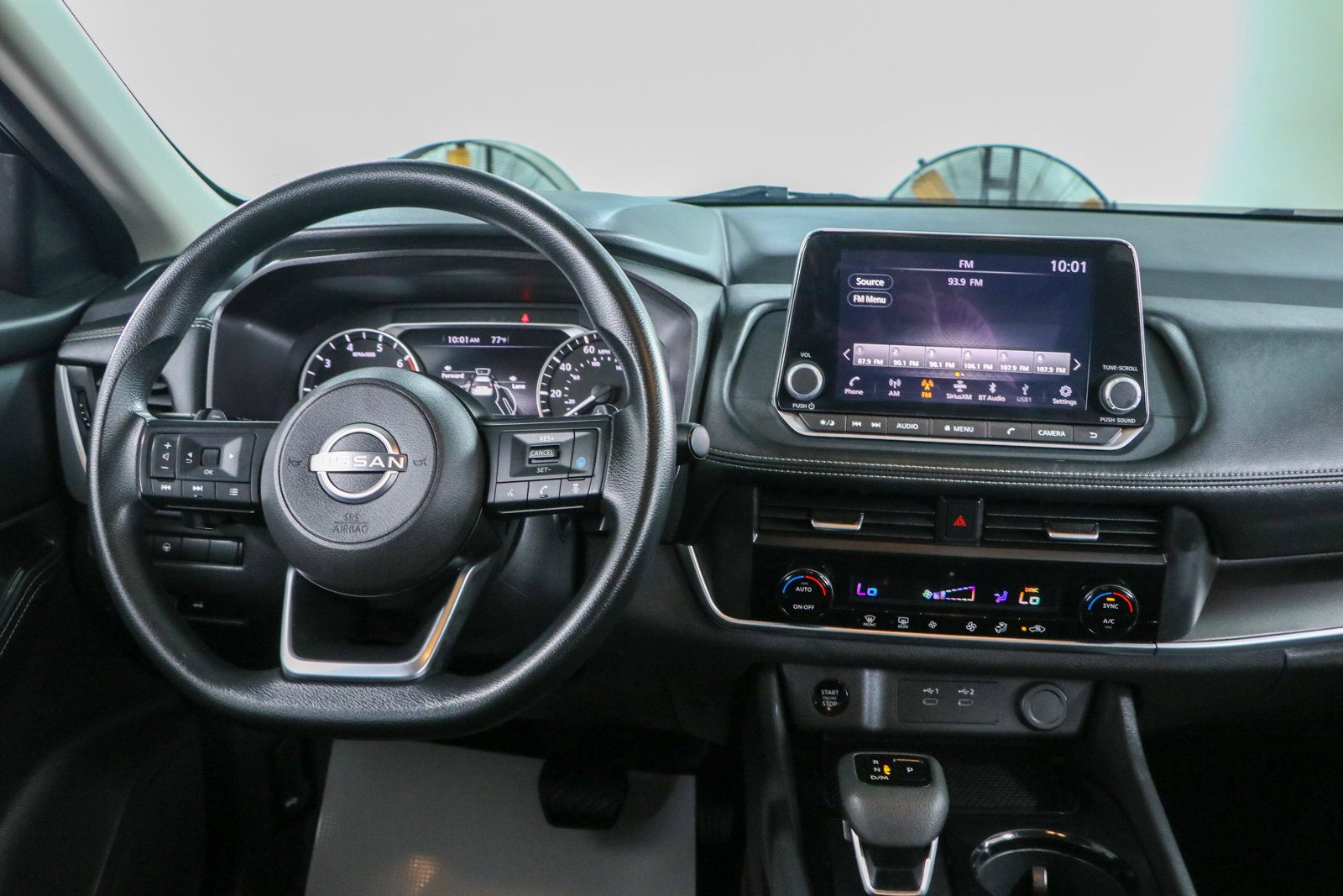 Used 2024 Nissan Rogue SV AWD/4WD image 17