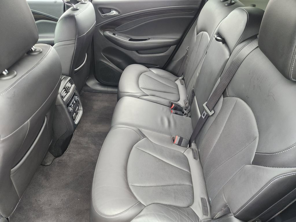Used 2019 Buick Envision Essence FWD image 30