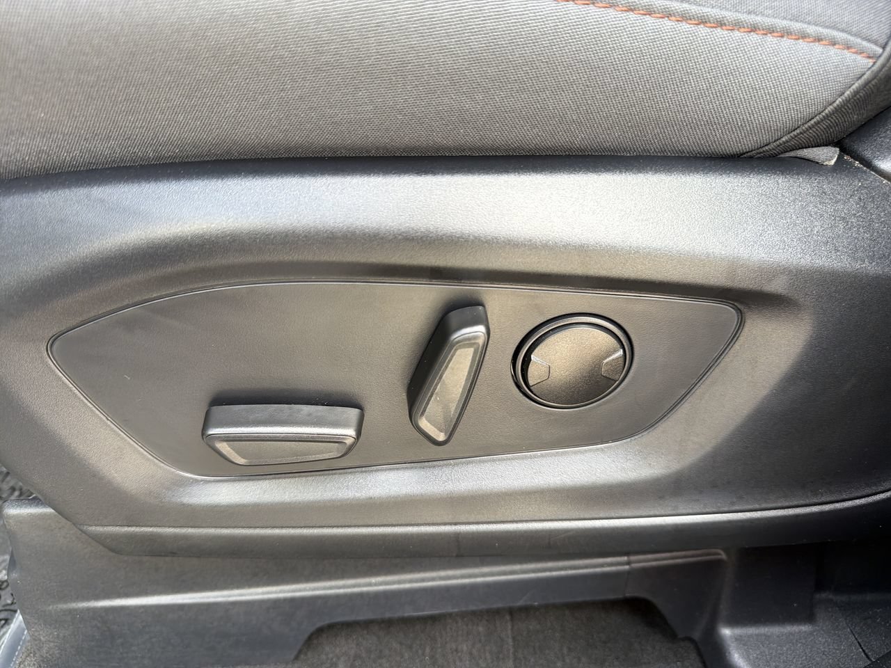 Used 2026 Ford Explorer Active RWD image 23