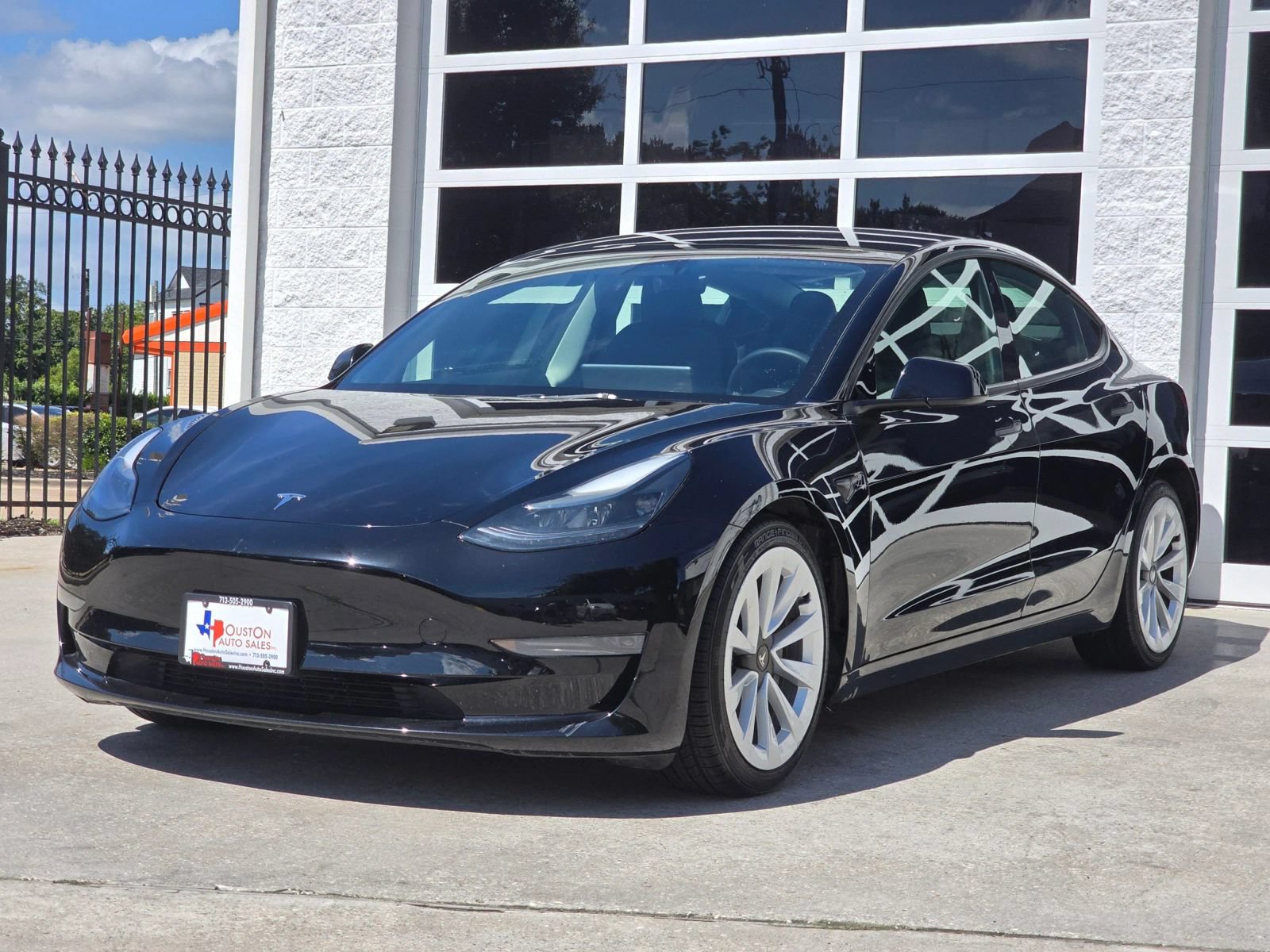 Used 2023 Tesla Model 3 Standard Range RWD image 9