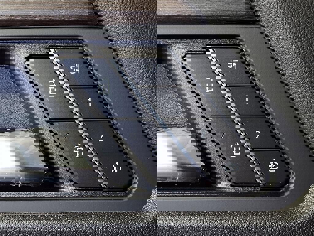 New 2026 GMC Acadia Denali w/ Super Cruise Package image 34