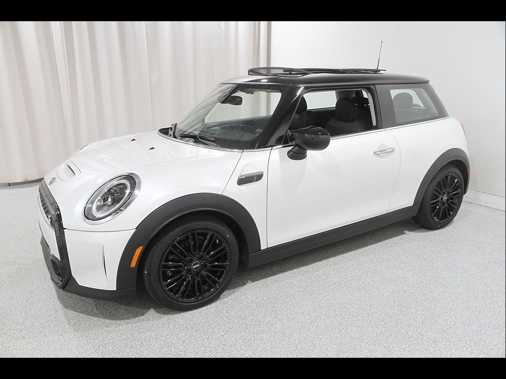 Used 2024 MINI Cooper S FWD image 3